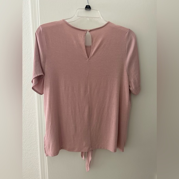 A New Day Light Pink Short Sleeve Tie Front Top Shirt. Size Medium. - Picture 2 of 8